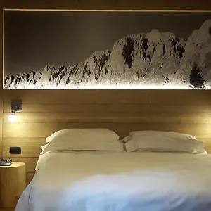 4* Hotel Lo